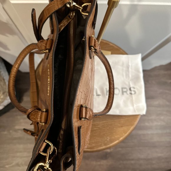 Authentic Michael Kors Large Dillon East West Croc Embossed Leather Satchel, EUC - Picture 6 of 7